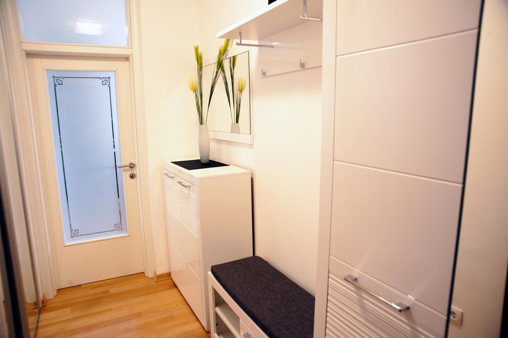 Apartment Vedran โปดสตรานา ภายนอก รูปภาพ